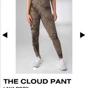 Balance Athletica cloud pant. Lava rock size small